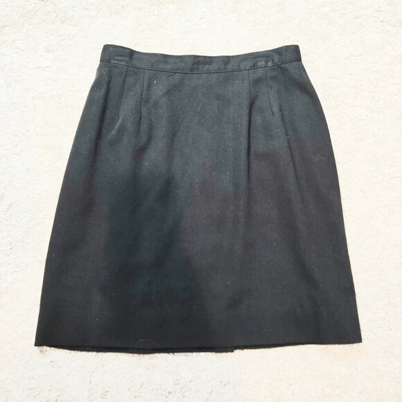 Briggs Women Black Knee Length Skirt Soft Pleated Slit Back Size 14  Knee Length - Picture 1 of 7